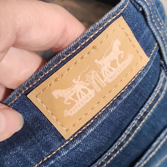 EUC Levis 515 Medium Blue Bootcut Jeans - Picture 5 of 9